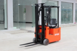 华体会手机网页版-华体会（中国）
机械提醒您电动叉车运用事项